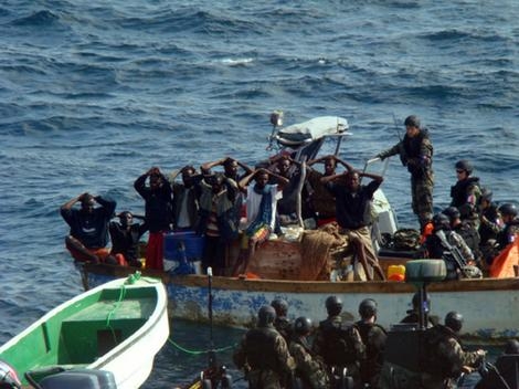 Piraci atakują głównie na południu i wschodzie Azji - GospodarkaMorska.pl