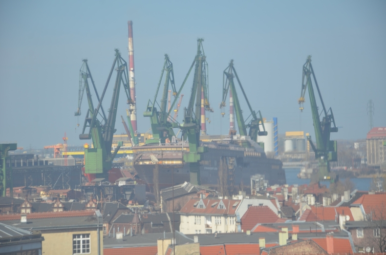 Na ratowanie stoczniowych dźwigów w Gdańsku wpłynęło 10 zł - GospodarkaMorska.pl