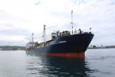 Galapagos ogłasza stan wyjątkowy-statek na mieliźnie - GospodarkaMorska.pl