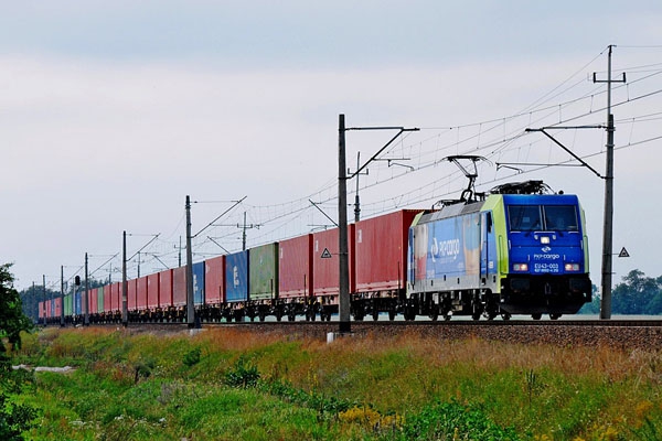 Rośnie rola kolei w obsłudze terminali kontenerowych - GospodarkaMorska.pl