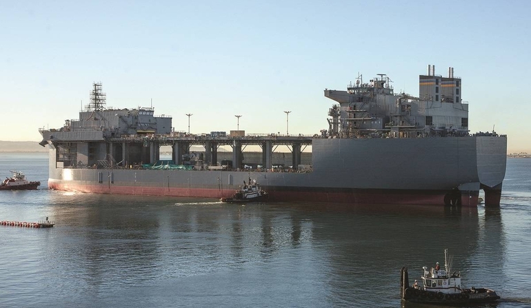 Chrzest pierwszej pływającej bazy morskiej AFSB - GospodarkaMorska.pl