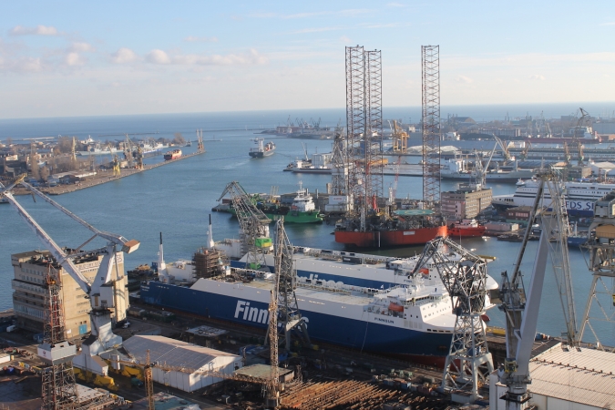 Montaż scruberów na jednostkach Finnlines w Stoczni Nauta-GospodarkaMorska.pl