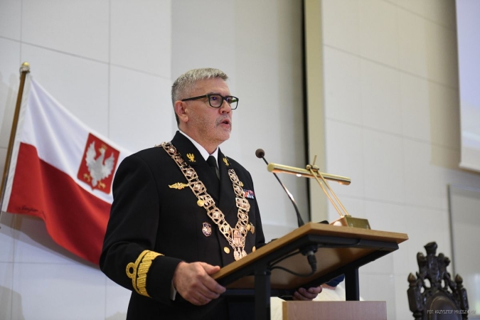 1100 nowych studentów w Akademii Marynarki Wojennej. Nowy rok akademicki rozpoczęty [ZDJĘCIA, WIDEO]-GospodarkaMorska.pl