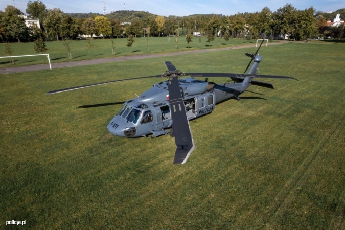 Black Hawk w akcji nad Bałtykiem. Kontrterroryści ćwiczyli z wykorzystaniem policyjnego śmigłowca [WIDEO, ZDJĘCIA]-GospodarkaMorska.pl