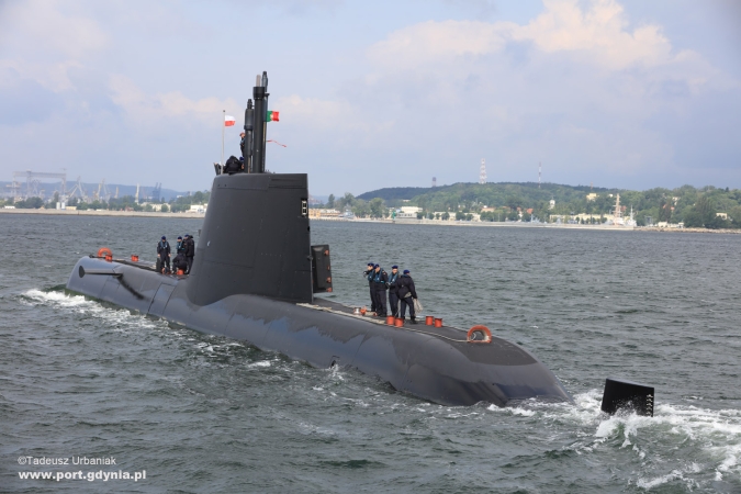 Nowoczesny okręt podwodny odwiedził Port Gdynia (foto)-GospodarkaMorska.pl