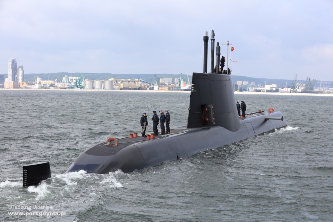 Nowoczesny okręt podwodny odwiedził Port Gdynia (foto)-GospodarkaMorska.pl