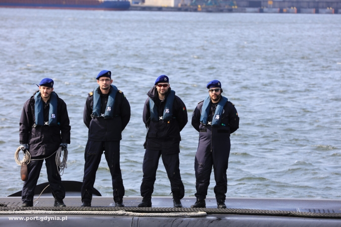 Nowoczesny okręt podwodny odwiedził Port Gdynia (foto)-GospodarkaMorska.pl