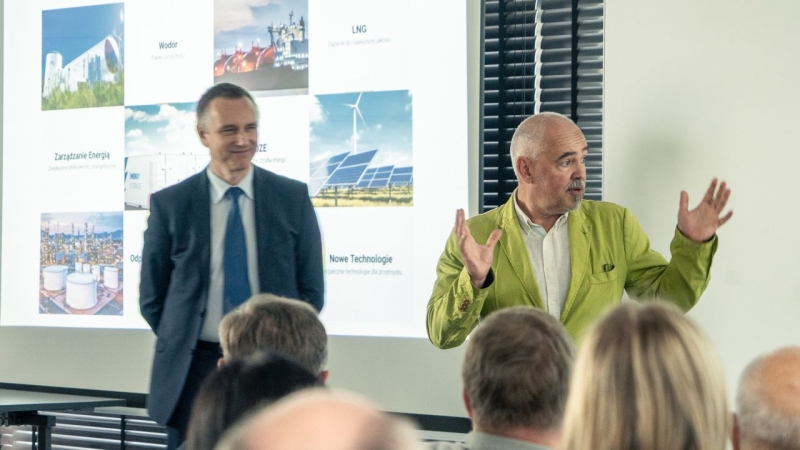 Grupa Technologiczna ASE ma swój magazyn energii. To krok w stronę oszczędności i OZE [WIDEO, ZDJĘCIA]-GospodarkaMorska.pl