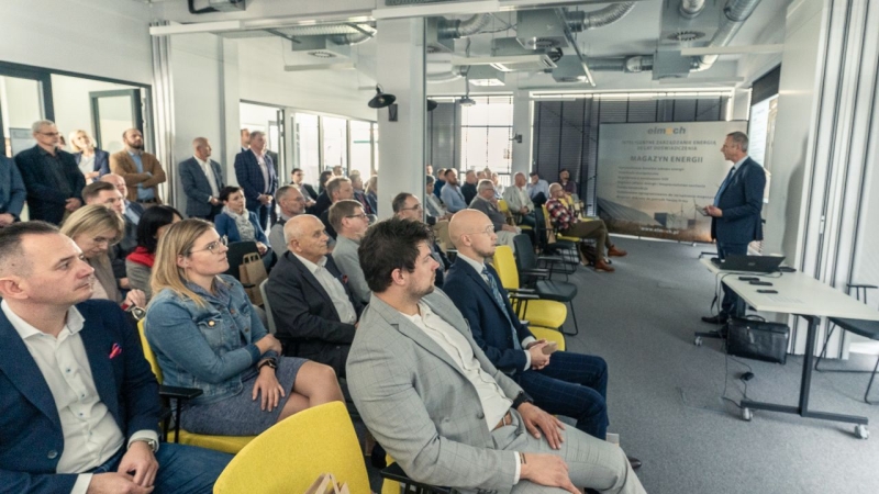 Grupa Technologiczna ASE ma swój magazyn energii. To krok w stronę oszczędności i OZE [WIDEO, ZDJĘCIA]-GospodarkaMorska.pl