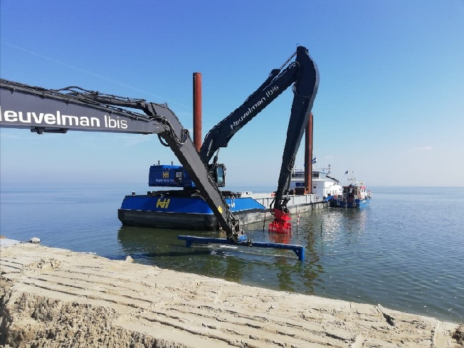 Modernizacja toru wodnego Świnoujście-Szczecin do głębokości 12,5 m. Na jakim etapie są prace? [ZDJĘCIA]-GospodarkaMorska.pl