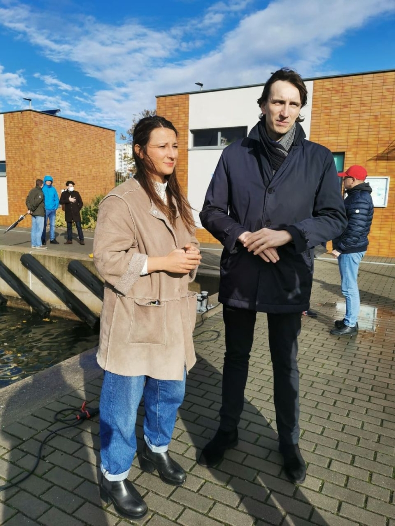 Morski kosz wyłowi śmieci z portu w Kołobrzegu-GospodarkaMorska.pl