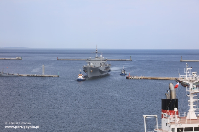 fot. Tadeusz Urbania www.port.gynia.pl-GospodarkaMorska.pl