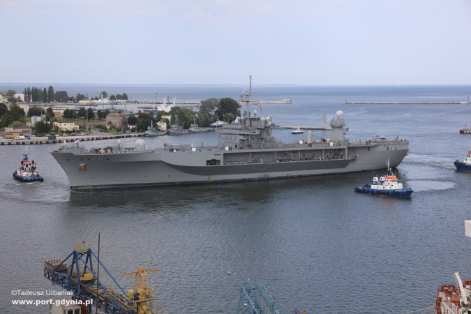 fot. Tadeusz Urbania www.port.gynia.pl-GospodarkaMorska.pl