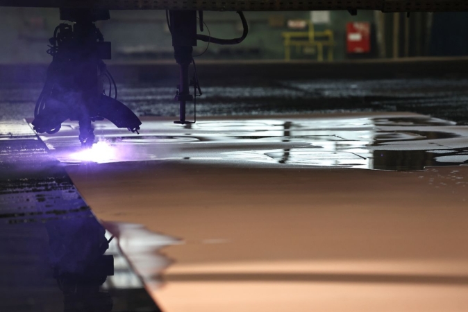 Crist: cięcie blach pod specjalistyczny statek do budowy tunelu [ZDJĘCIA]-GospodarkaMorska.pl