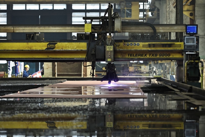 Crist: cięcie blach pod specjalistyczny statek do budowy tunelu [ZDJĘCIA]-GospodarkaMorska.pl