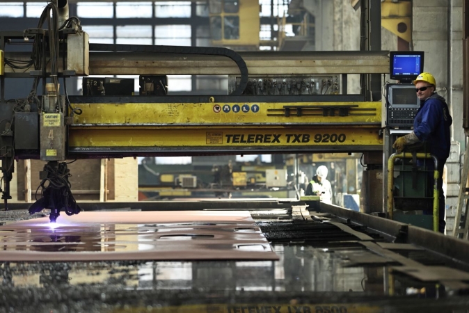 Crist: cięcie blach pod specjalistyczny statek do budowy tunelu [ZDJĘCIA]-GospodarkaMorska.pl