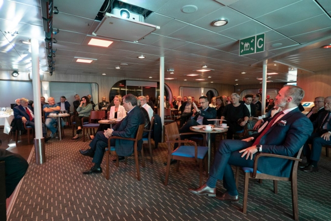 Dyskusje o morzu na morzu. Rejs z GospodarkaMorska.pl za nami [WIDEO, ZDJĘCIA]-GospodarkaMorska.pl