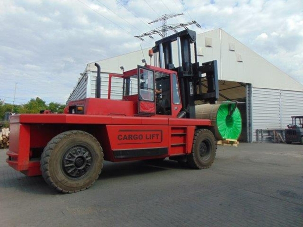 Rekordowe przeładunki stali w Cargo Lift-GospodarkaMorska.pl