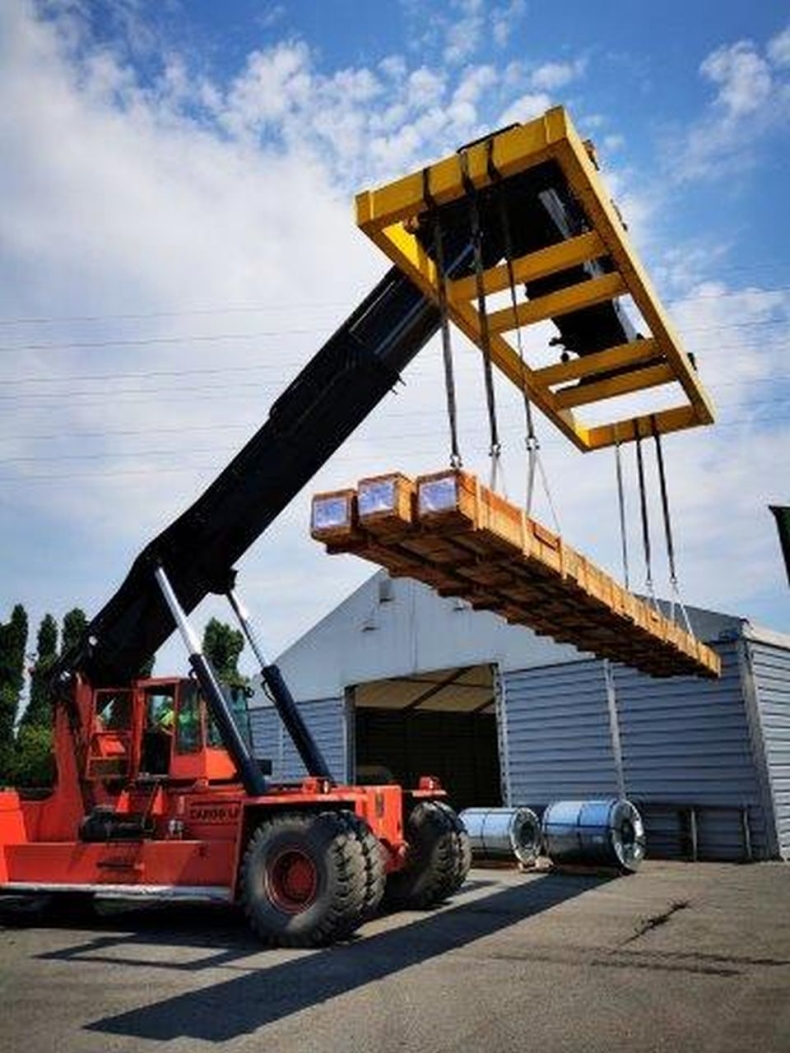 Rekordowe przeładunki stali w Cargo Lift-GospodarkaMorska.pl