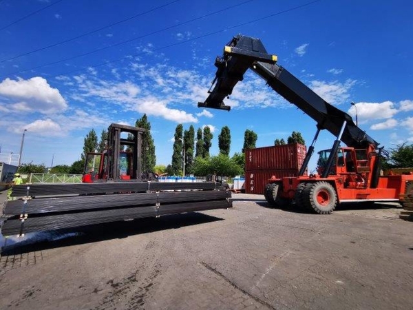 Rekordowe przeładunki stali w Cargo Lift-GospodarkaMorska.pl
