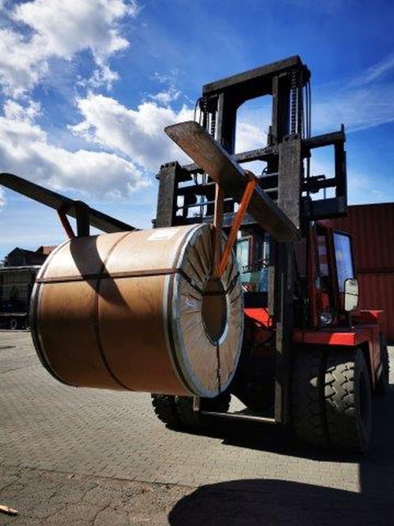 Rekordowe przeładunki stali w Cargo Lift-GospodarkaMorska.pl