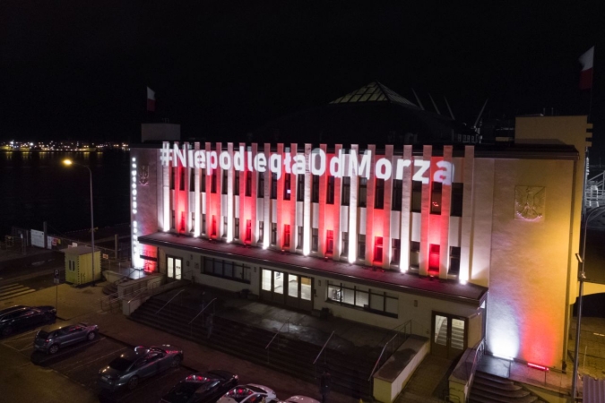 Port Gdynia świętował 103. rocznicę odzyskania niepodległości [WIDEO, ZDJĘCIA]-GospodarkaMorska.pl