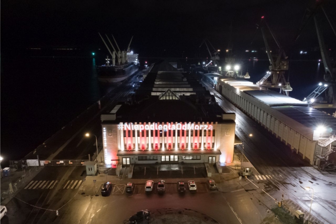 Port Gdynia świętował 103. rocznicę odzyskania niepodległości [WIDEO, ZDJĘCIA]-GospodarkaMorska.pl