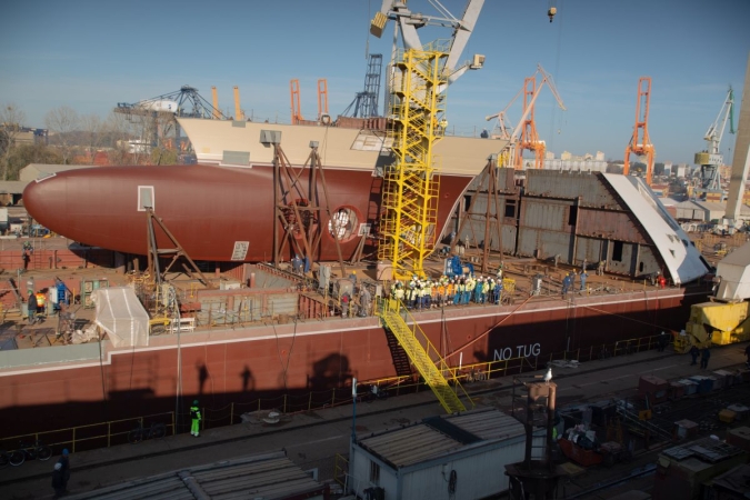 Trzy wodowania w jeden dzień. Crist oddaje kolejne mega bloki statku pasażerskiego - największe, jakie buduje się w Europie [ZDJĘCIA]-GospodarkaMorska.pl
