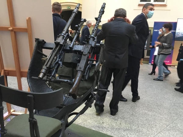 Średniowieczny miecz lub silnik Boeinga B-17. Te zabytki już w szczecińskim muzeum-GospodarkaMorska.pl