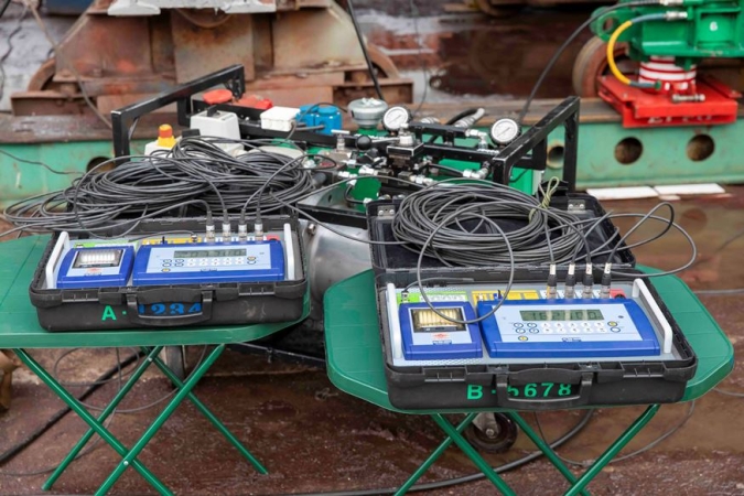 Ile waży Sokół? Słynny okręt szykowany na ekspozycję [ZDJĘCIA]-GospodarkaMorska.pl