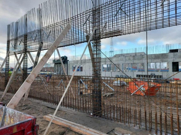 Gdańsk. Uniwersyteckie Centrum Offshore za 50 mln zł rośnie w oczach [ZDJĘCIA]-GospodarkaMorska.pl