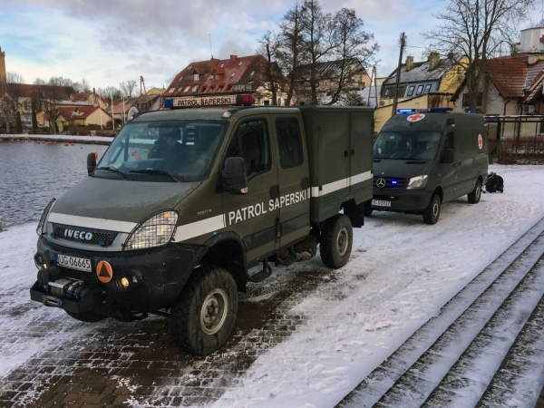 Granat na dnie Jeziora Mikołajskiego. Udana akcja saperów Marynarki Wojennej z Gdyni [ZDJĘCIA]-GospodarkaMorska.pl