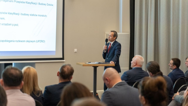 Stocznia Safe promuje pływającą platformę dokującą. Transport gabarytów nie będzie już udręką [WIDEO]-GospodarkaMorska.pl