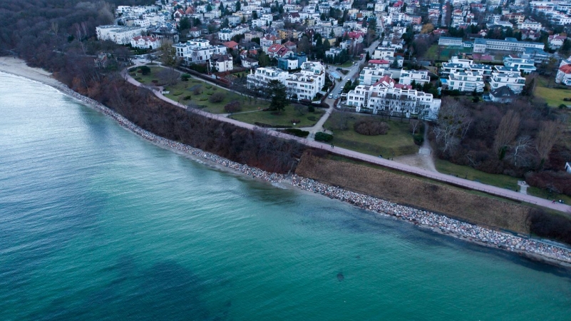 Plaża w Orłowie znika na naszych oczach. Dlaczego i co można z tym zrobić? [ZDJĘCIA]-GospodarkaMorska.pl