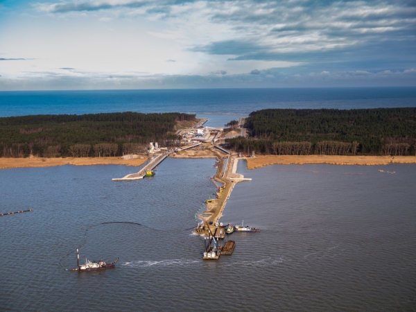 Przekop Mierzei Wiślanej coraz bliżej. Co się dzieje na terenie inwestycji? [WIDEO, ZDJĘCIA]-GospodarkaMorska.pl