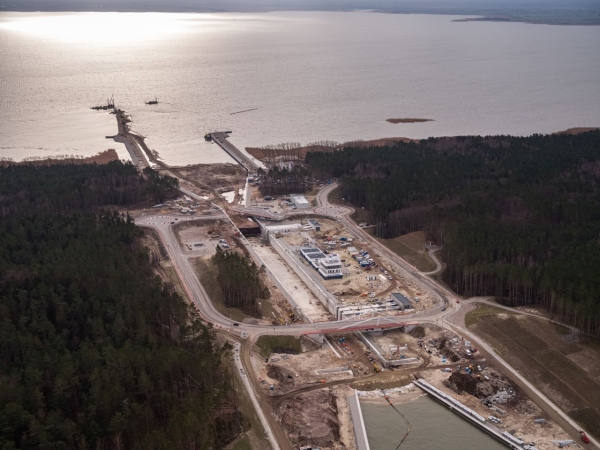 Przekop Mierzei Wiślanej coraz bliżej. Co się dzieje na terenie inwestycji? [WIDEO, ZDJĘCIA]-GospodarkaMorska.pl