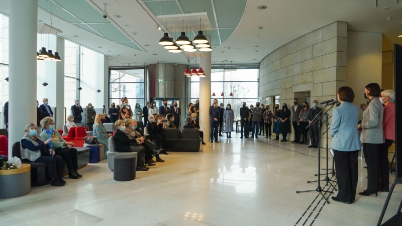 Port Gdynia i miasto oczami artystów. Wyjątkowa wystawa, na dostojne urodziny [WIDEO, ZDJĘCIA] -GospodarkaMorska.pl