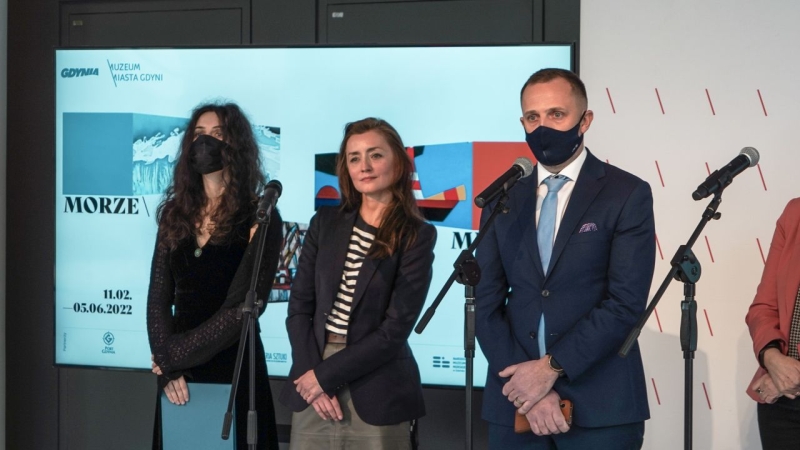 Port Gdynia i miasto oczami artystów. Wyjątkowa wystawa, na dostojne urodziny [WIDEO, ZDJĘCIA] -GospodarkaMorska.pl