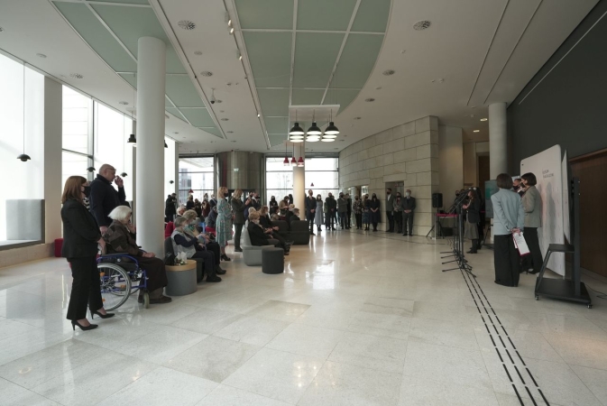 Port Gdynia i miasto oczami artystów. Wyjątkowa wystawa, na dostojne urodziny [WIDEO, ZDJĘCIA] -GospodarkaMorska.pl