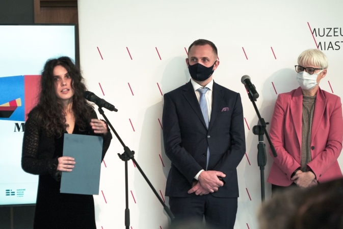 Port Gdynia i miasto oczami artystów. Wyjątkowa wystawa, na dostojne urodziny [WIDEO, ZDJĘCIA] -GospodarkaMorska.pl