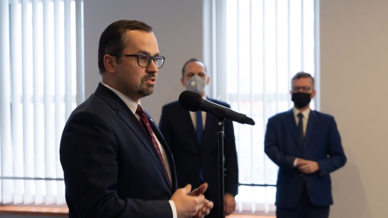 [WIDEO] Droga Czerwona – rozpoczyna się przygotowanie do budowy kluczowej drogi do Portu Gdynia-GospodarkaMorska.pl