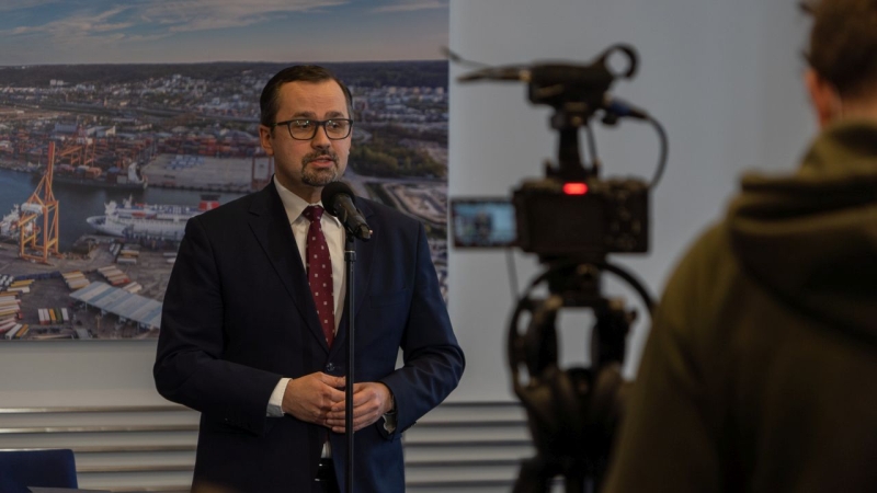 [WIDEO] Droga Czerwona – rozpoczyna się przygotowanie do budowy kluczowej drogi do Portu Gdynia-GospodarkaMorska.pl