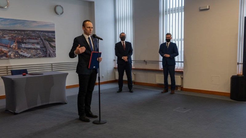 [WIDEO] Droga Czerwona – rozpoczyna się przygotowanie do budowy kluczowej drogi do Portu Gdynia-GospodarkaMorska.pl