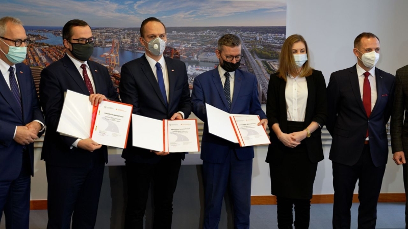 [WIDEO] Droga Czerwona – rozpoczyna się przygotowanie do budowy kluczowej drogi do Portu Gdynia-GospodarkaMorska.pl