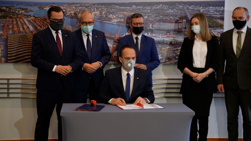 [WIDEO] Droga Czerwona – rozpoczyna się przygotowanie do budowy kluczowej drogi do Portu Gdynia-GospodarkaMorska.pl