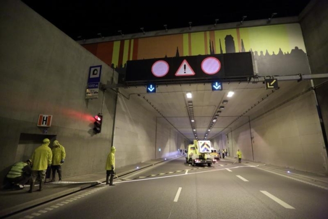 Wielkie mycie tunelu pod Martwą Wisłą-GospodarkaMorska.pl
