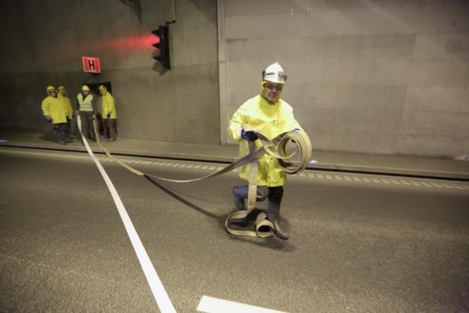 Wielkie mycie tunelu pod Martwą Wisłą-GospodarkaMorska.pl