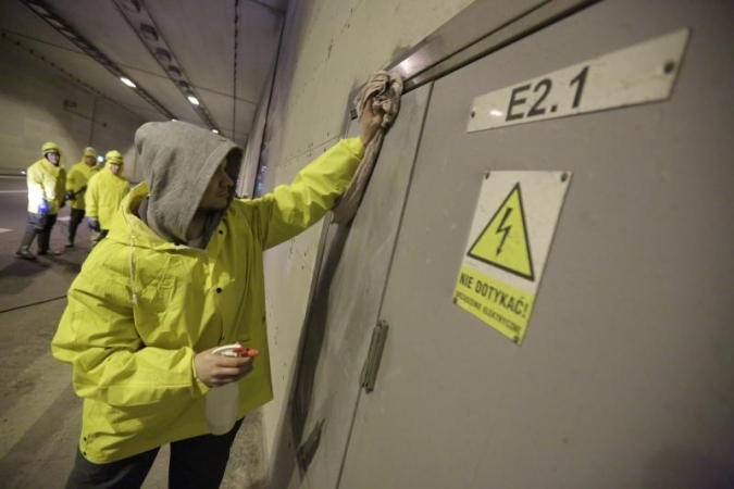 Wielkie mycie tunelu pod Martwą Wisłą-GospodarkaMorska.pl