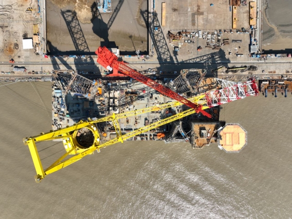 Jack-up Voltaire zyskał olbrzymi żuraw-GospodarkaMorska.pl