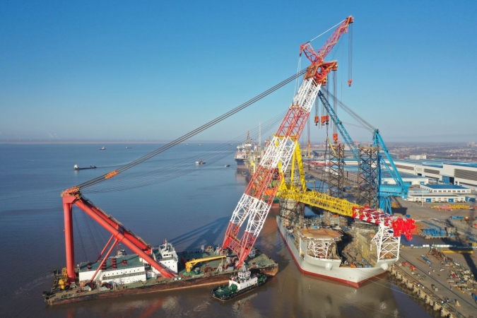 Jack-up Voltaire zyskał olbrzymi żuraw-GospodarkaMorska.pl